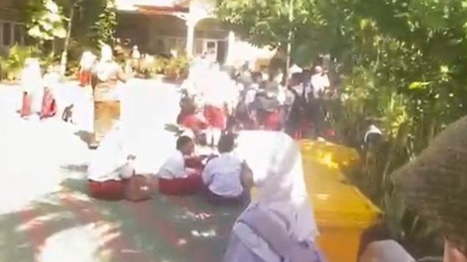 Dampak Gempa M 7,7 Filipina: Sirine Peringatan Berbunyi, Guru dan Siswa SDN 41 Hulontalangi Gorontalo Berhambura
