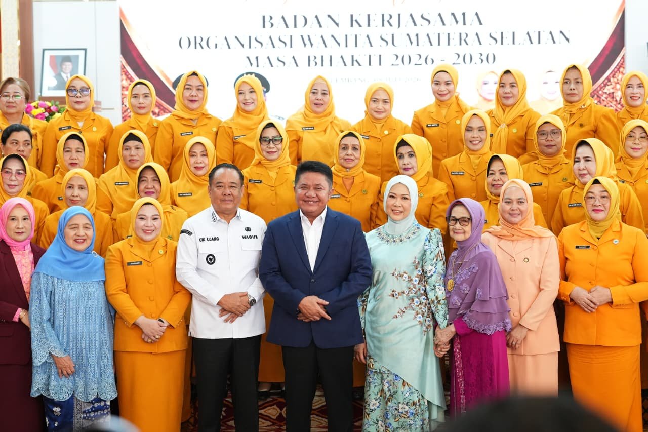 Herman Deru Kukuhkan Pengurus BKOW Sumsel 2026–2030, Minta Jadi "Navigator" bagi 51 Organisasi Wanita