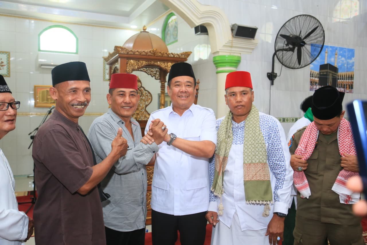 Wakil Gubernur Sumsel Cik Ujang Pererat Silaturahmi dengan Masyarakat melalui Safari Jumat di Masjid Al Hikmah